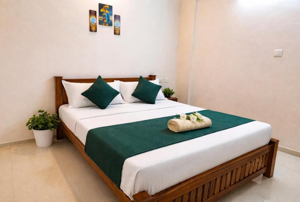 Sri Krishna Sannidhi Inn - 100m from Guruvayur Temple - Tap to explore photos