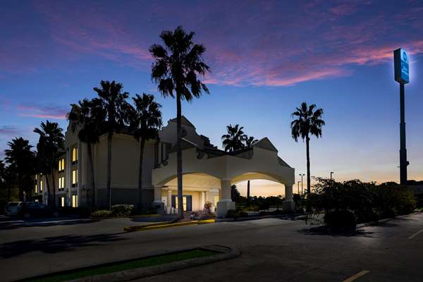 Best Western Plus Houma Inn - Tap to explore photos
