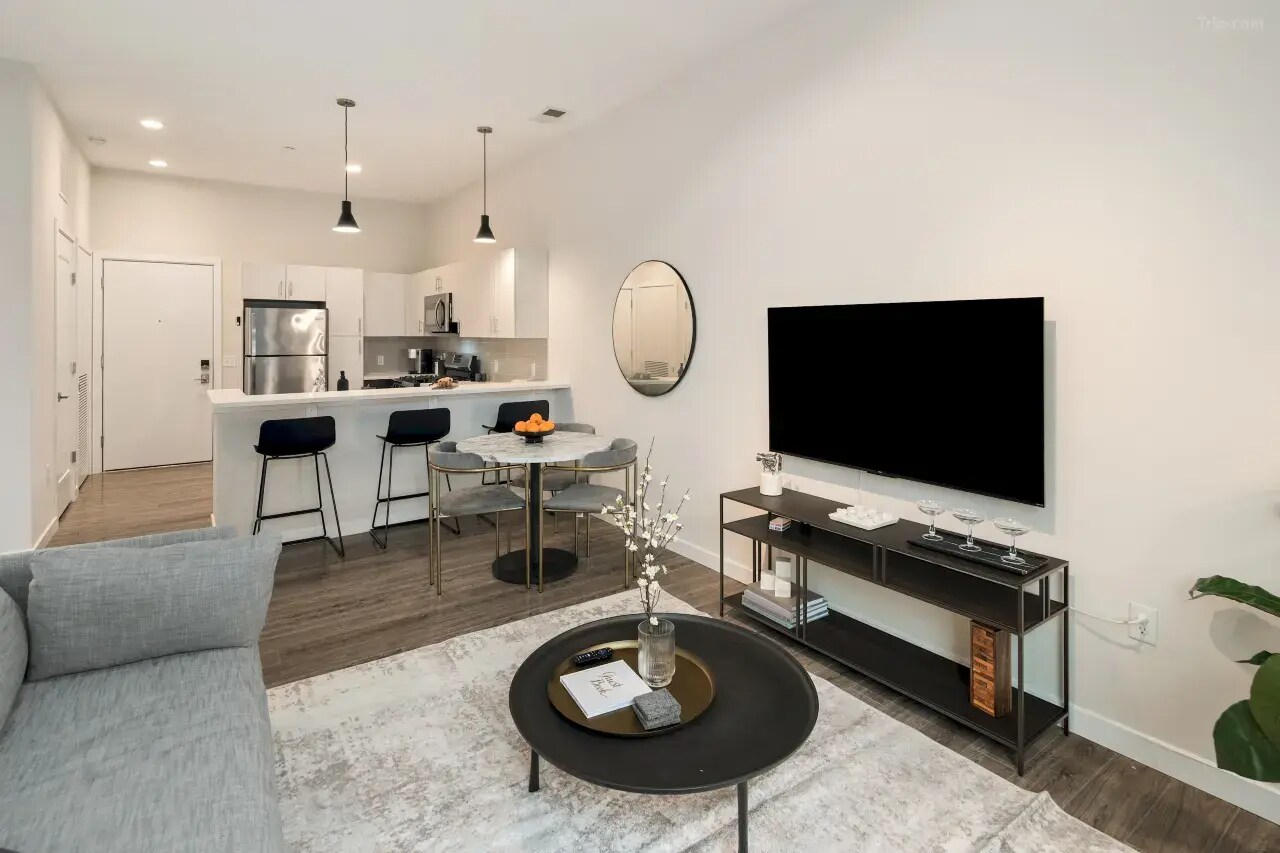 Lux 2BR Apt Downtown at Yale - Tap to explore photos