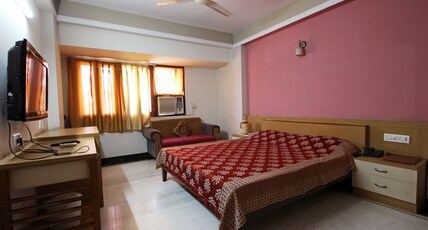 Shrinath Inn Room Type - Deluxe Room