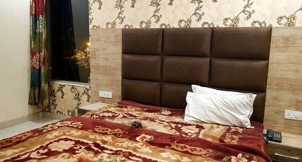 Shree Krishna Hotels Room Type - Super Deluxe Room