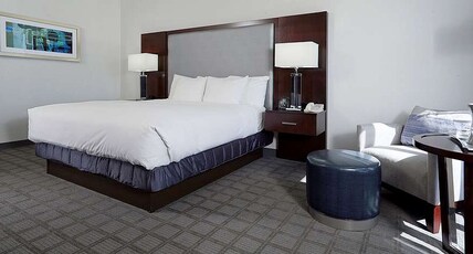 Hilton Scranton & Conference Center Room Type - 1 KING BED