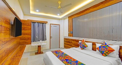 FabHotel SV Grand - Secunderabad Station Exit, Secunderabad Railway Station Room Type - Deluxe Room
