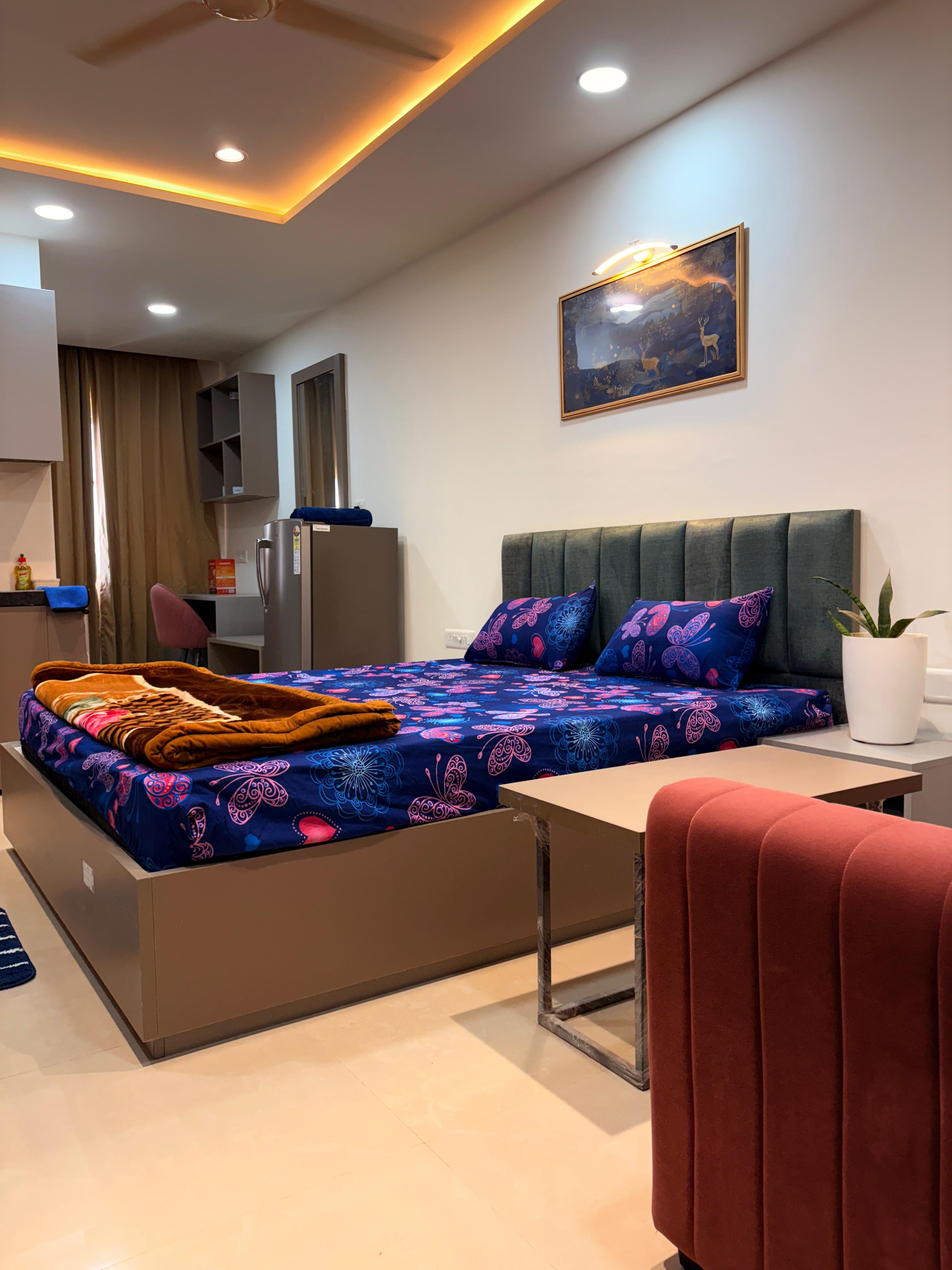 Manish Mahawar - Tap to explore photos