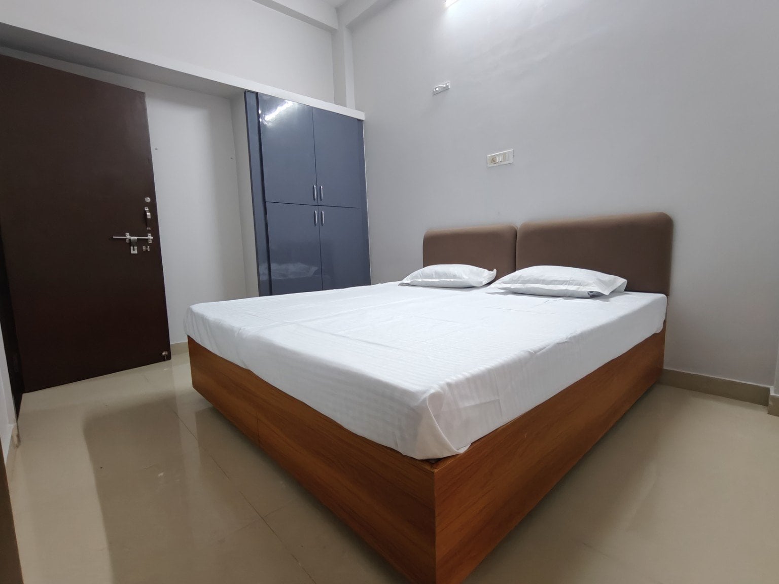 Mangalam Homestay Comfortable Stay in Ujjain - Tap to explore photos