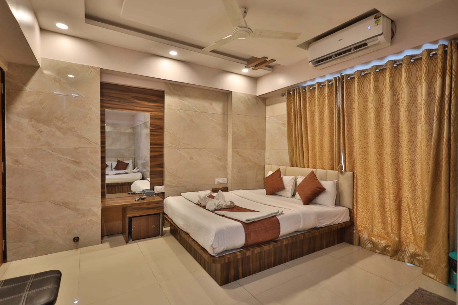 Sol Stay Inn Residency - Tap to explore photos