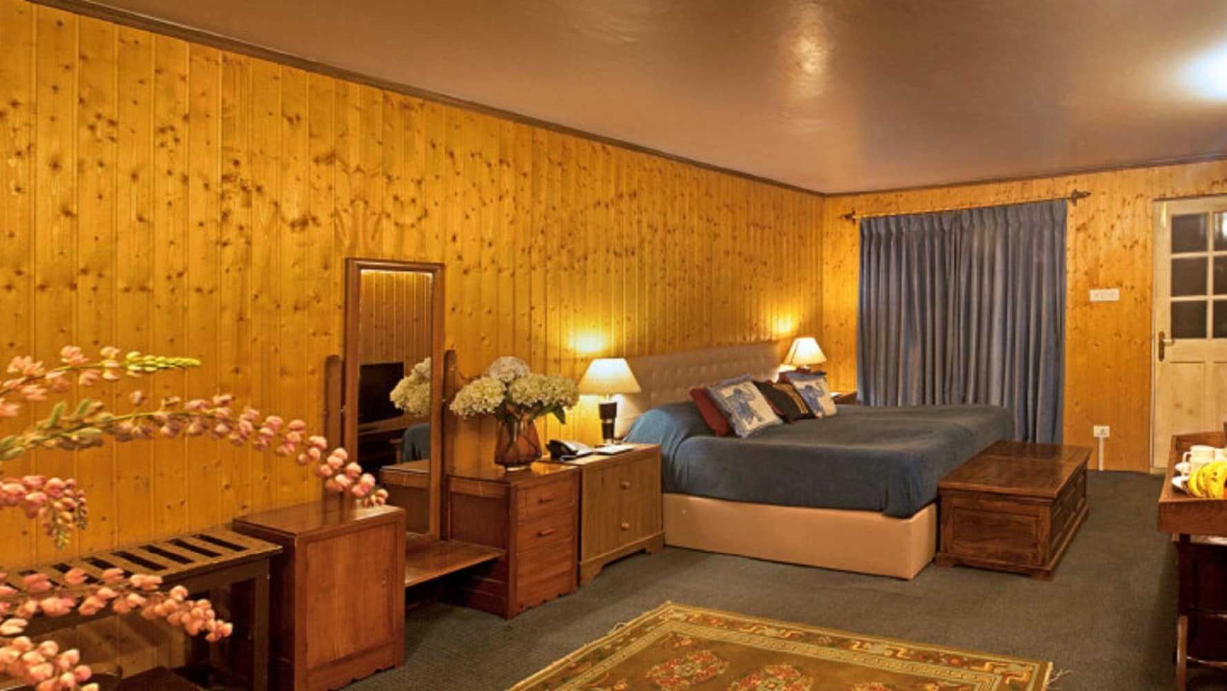 Nedou's Hotel - Tap to explore photos