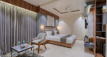 Hotel Maskan , Surat Room Type - Platinum suite