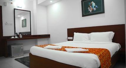 Harekrishna Hotel & Restaurant Room Type - Deluxe AC Harekrishna Hotel & Restaurant Room Type - Deluxe AC