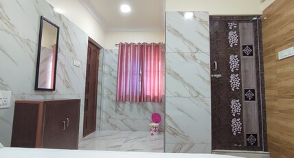 SS PARADISE RESIDENCY Room Type - Standard Room