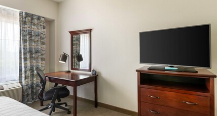 Best Western Plus Crossroads Inn & Suites Room Type - 2 Queen Beds, Non-Smoking, Microwave And Refrigerator, Wi-Fi, Full Breakfast