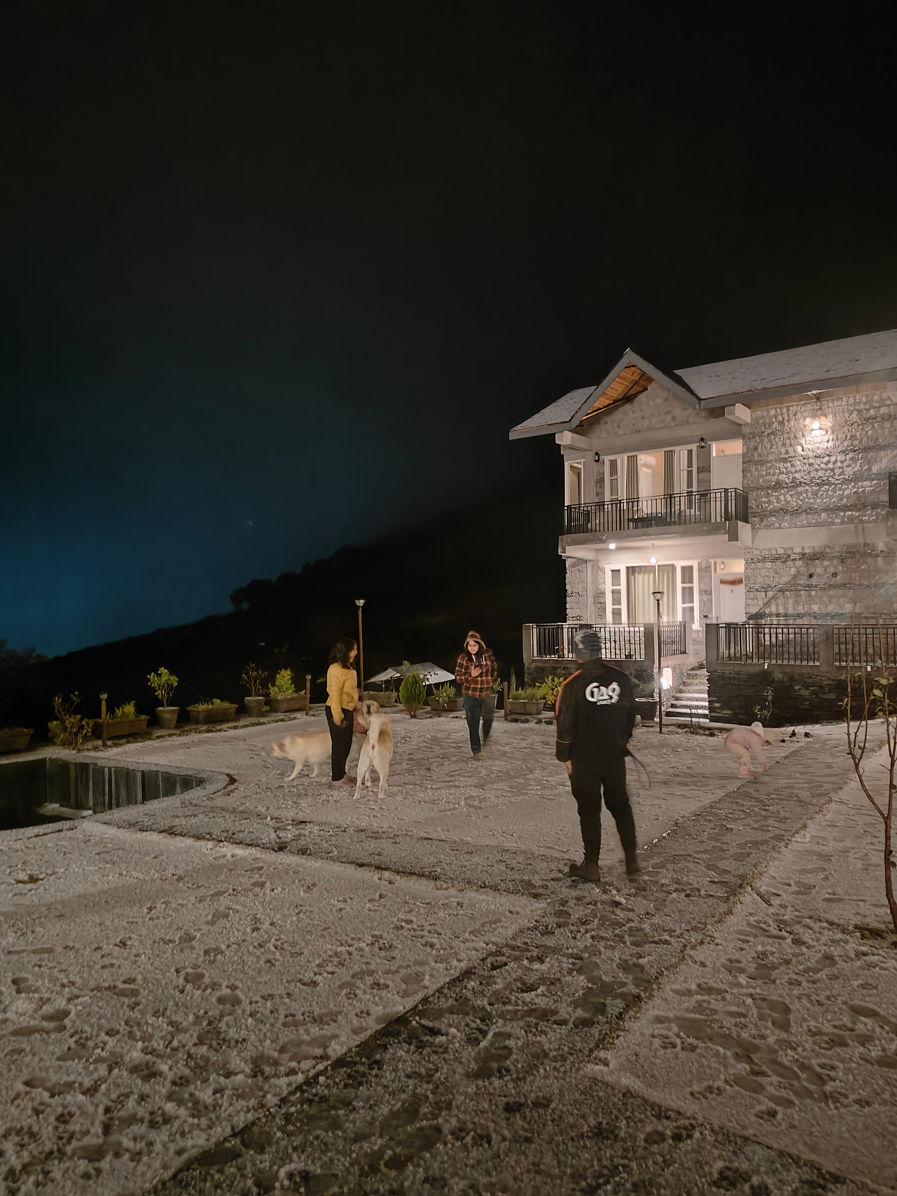 Dastak Retreat | Pet Friendly | Valley-view Rooms - Tap to explore photos