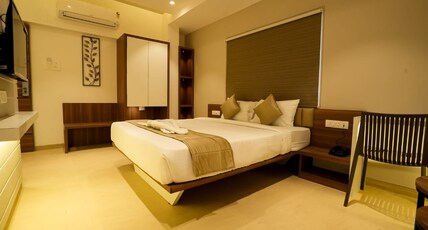 Hotel Veesons Executive Room Type - EXECUTIVE ROOM