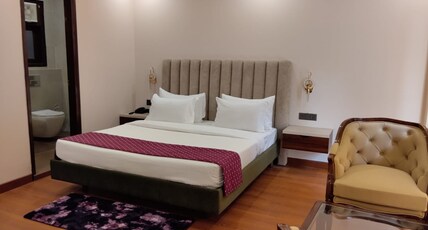Jakk Residency Room Type - Deluxe room