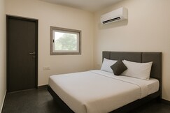 SHRI RADHEY KRISHNA PAYING GUEST HOUSE