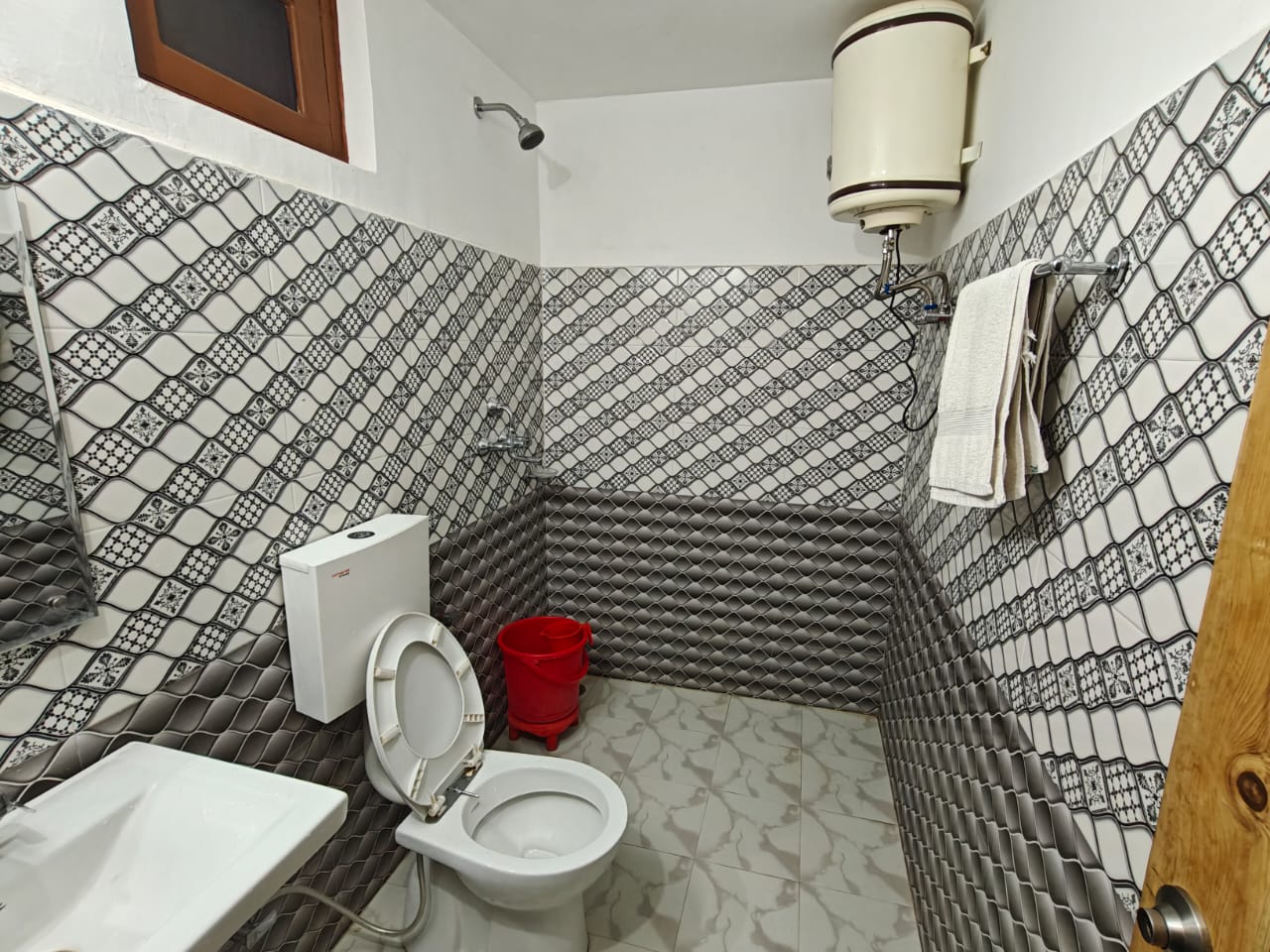 RAMA KRISHNA GUEST HOUSE - Tap to explore photos