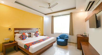 FabHotel Dev Palace Naraina Room Type - Deluxe Room
