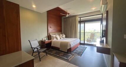 Y3 Suites | Infinity Pool & Tea-valley Rooms Room Type - Platinum Suite with Balcony