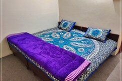 Lake Nest Cafe & Homestay 