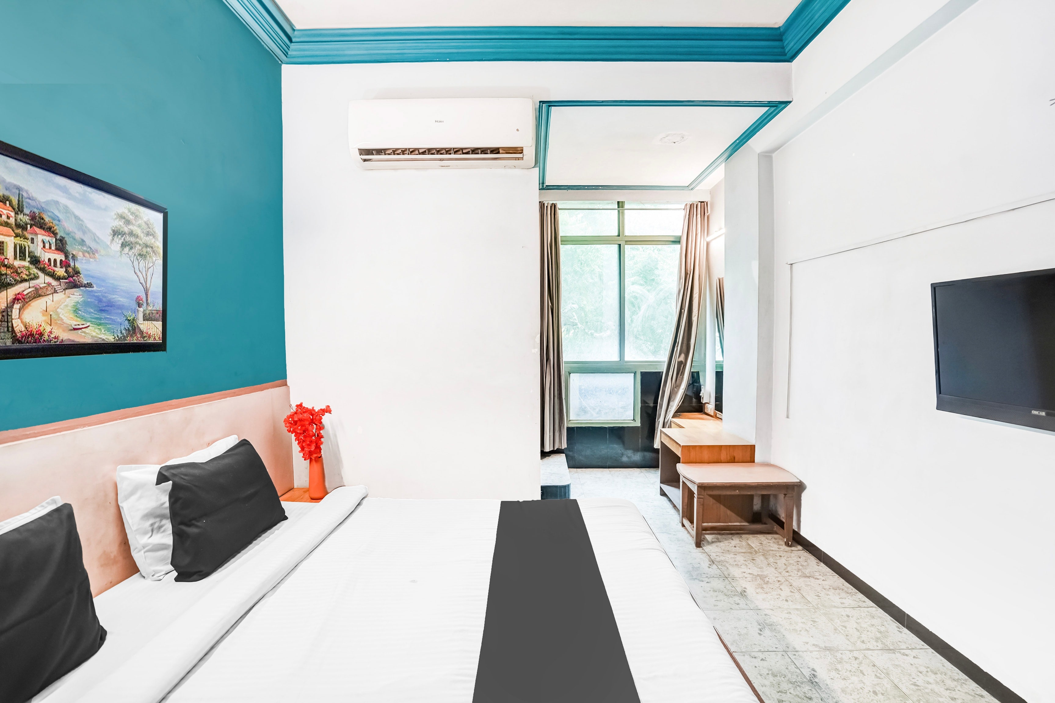 Hotel O Jamalpur Ahmedabad Formerly Hotel Peace - Tap to explore photos