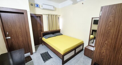 Octave Stay | Lamb Road Uzan Bazar Room Type - AC Deluxe Room With Balcony