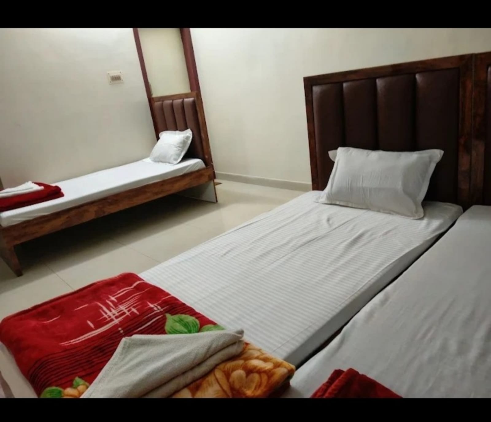 Bani Guest House - Tap to explore photos