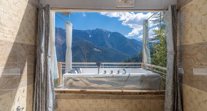 UrWish  Tree Cottage Private Jungle Jacuzzi Room Type - Bedroom