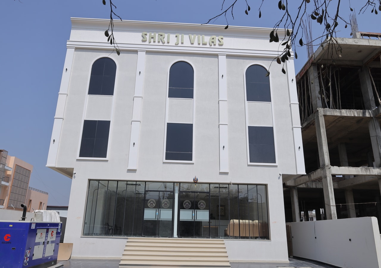 Shri ji Vilas - Tap to explore photos