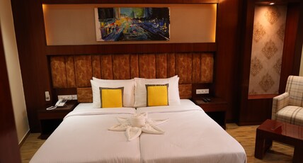 HOTEL SHAAN Room Type - Deluxe double room