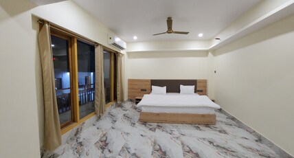 Ashoka Hotel Room Type - LUXURY MINI SUITE 305- BATH TUB -MOUNTAIN VIEW