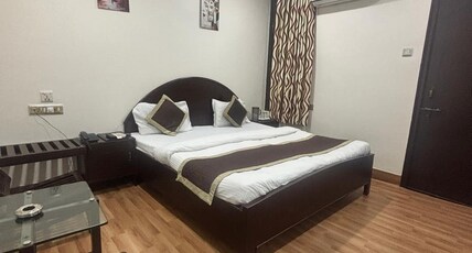Hotel Vandana Room Type - Deluxe Room