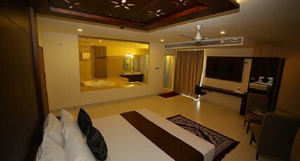 Vavas Inn and Suites Room Type - Presidential AC Suite With Bathtub