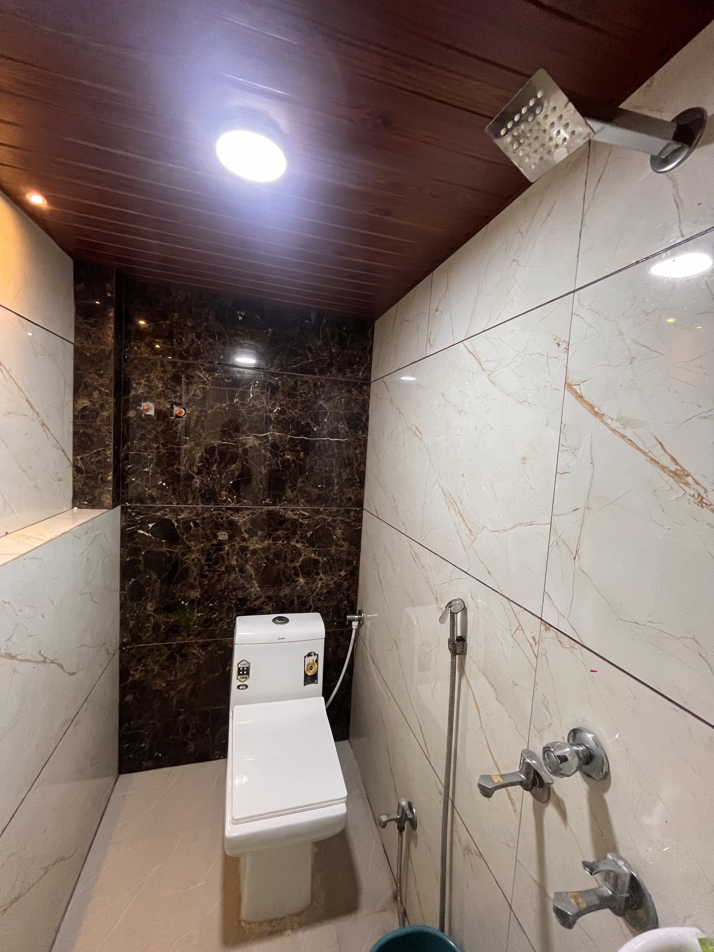 Shree Pallav GuestHouse - Tap to explore photos