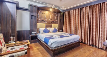 Hotel Naveen Room Type - Deluxe Room Hotel Naveen Room Type - Deluxe Room
