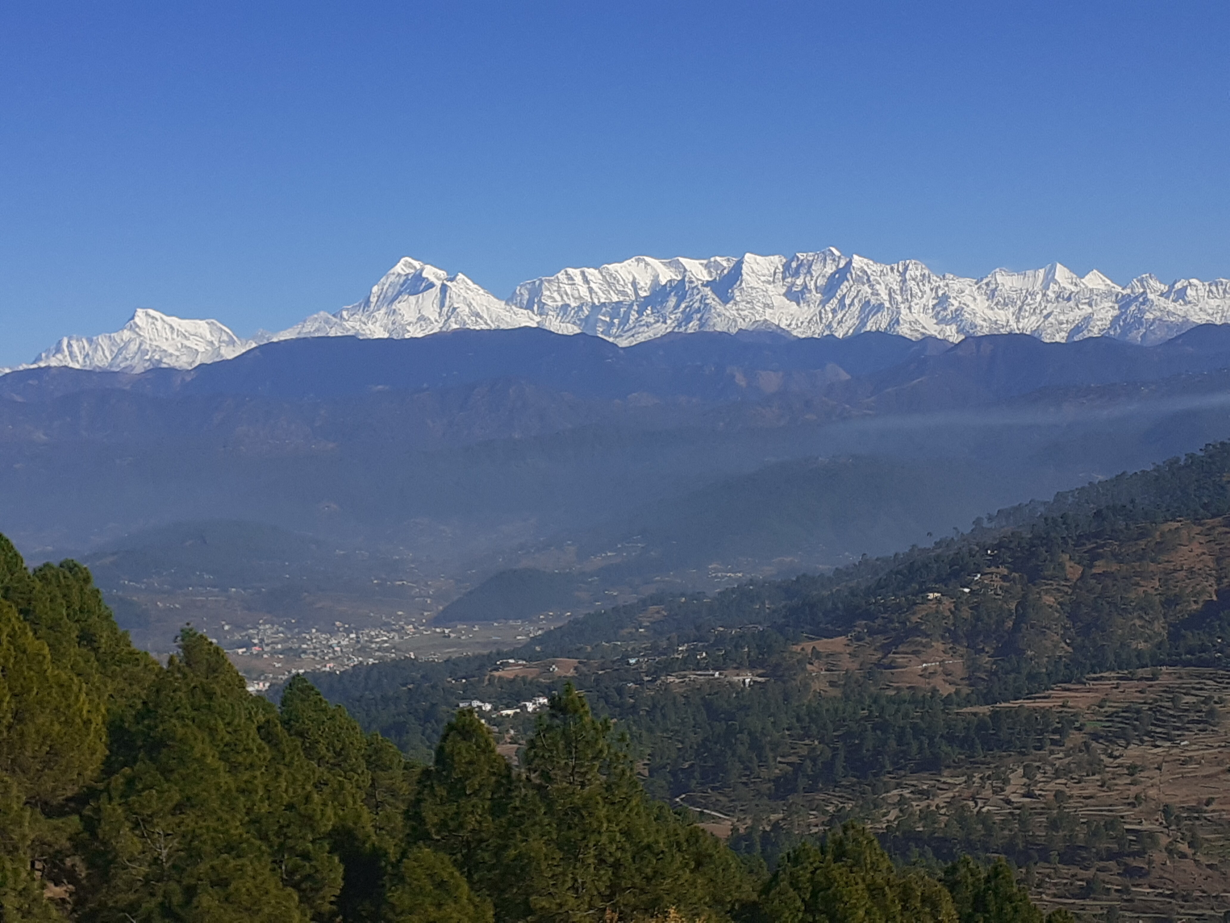 Hotel Sumit Kausani - Tap to explore photos
