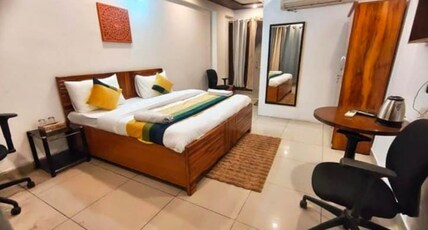 Blueberry Hauz Khas Village Room Type - Standard King Room