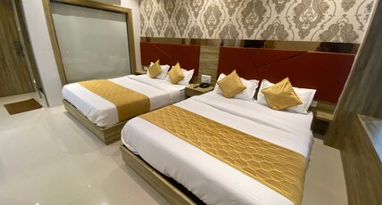 Hotel BKC Crown - Near Trade Centre, Visa Consulate Room Type - Deluxe Quadruple Room