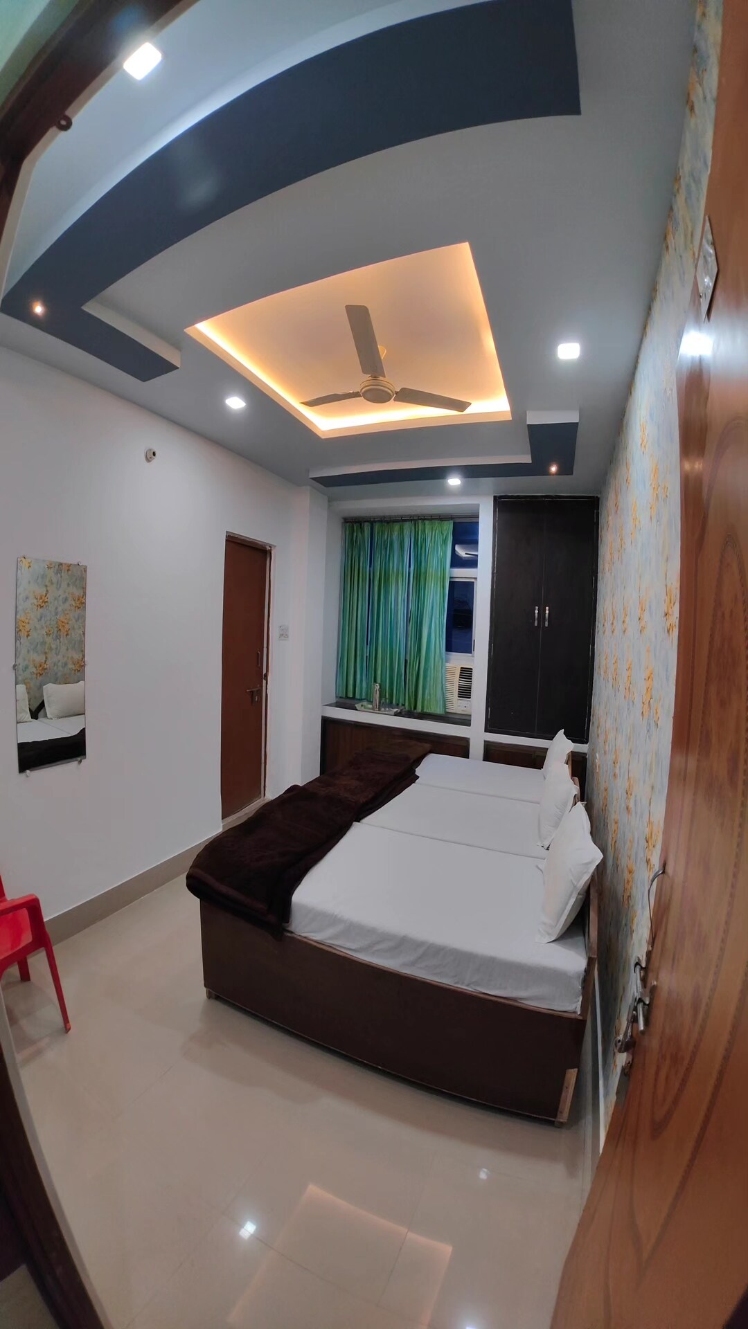RAJ SHANTI GUEST HOUSE - Tap to explore photos