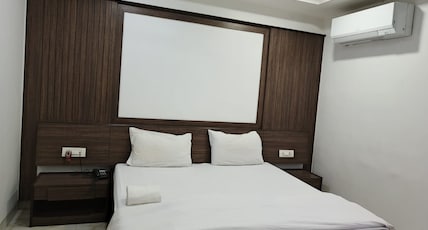 Hotel Kalasagar Room Type - Executive AC Twin Bed Room @ 100 meters from reception (Old Wing) Hotel Kalasagar Room Type - Executive AC Twin Bed Room @ 100 meters from reception (Old Wing)