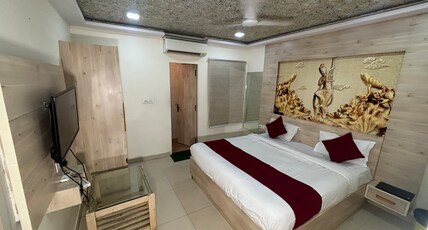 HOTEL SILVER INN Room Type - Super Deluxe Room