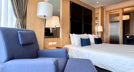 Sora Resort & Suites Sukhumvit Room Type - Premium One Bedroom Suite (Lake View)
