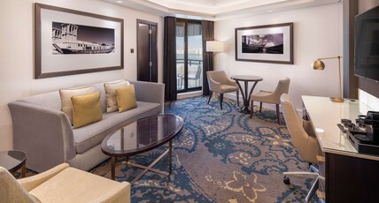 Radisson Blu Hotel, Dubai Deira Creek Room Type - Suite- Lounge Access