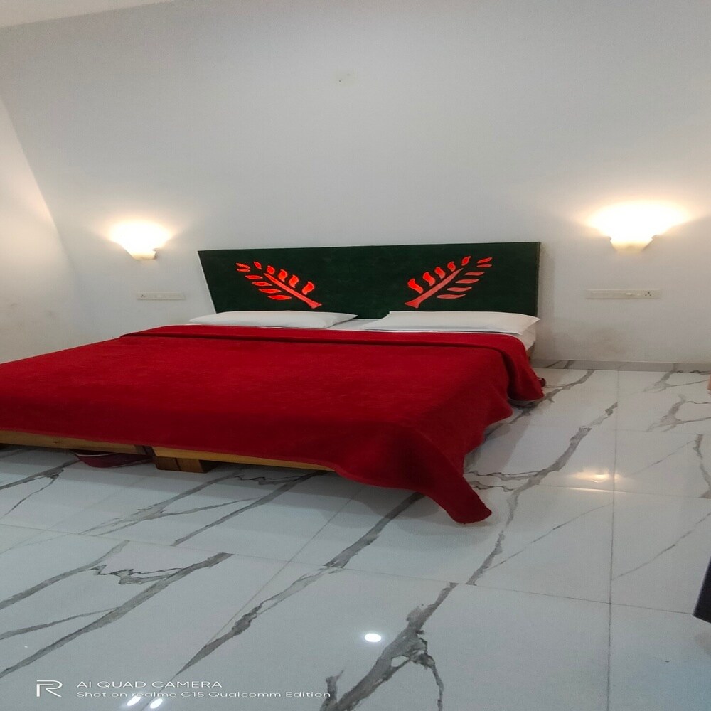 TM Manual & Sons Homestay - Tap to explore photos