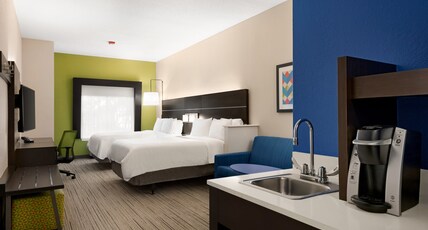 Holiday Inn Express Hotel & Suites McAlester Room Type - 2 Queen Beds Suite Addl Living Area