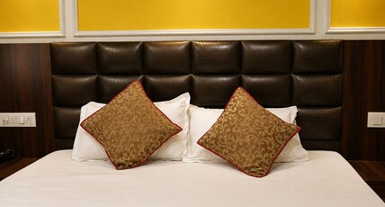 Hotel Shree Ji Room Type - STANDARD ROOM
