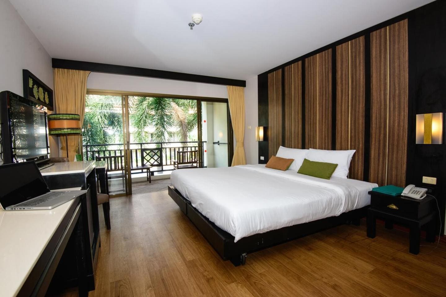 Deevana Patong Resort & Spa - Tap to explore photos