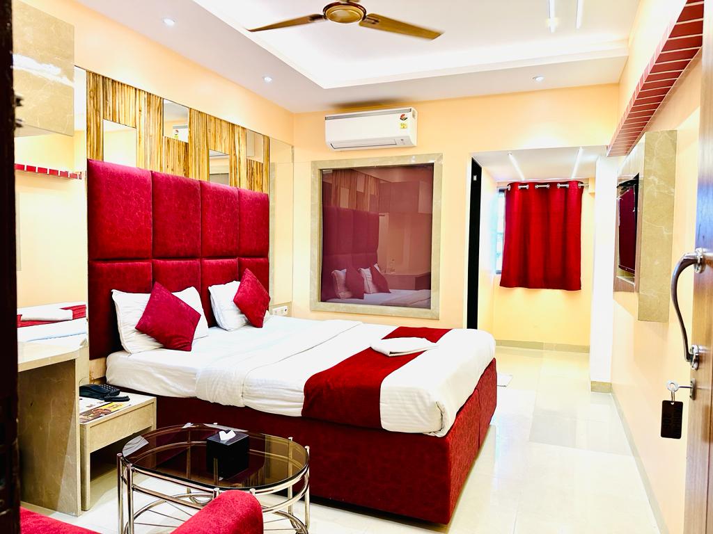 HOTEL VASHI INN - Tap to explore photos