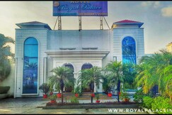 HOTEL ROYAL PALACE