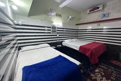Hotel gunj palace