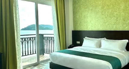 Malibest Resort Room Type - Executive Premier (1 King)